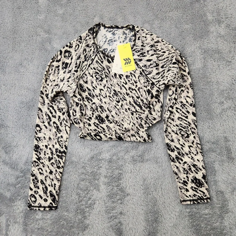 All in Motion Swim‎ Top Juniors XS Gray Leopard Crop Rash Guard Tie Back UPF 50+